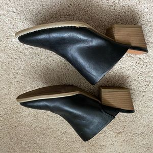 Universal Thread Tara Black Block Heel Mules. Size 7.